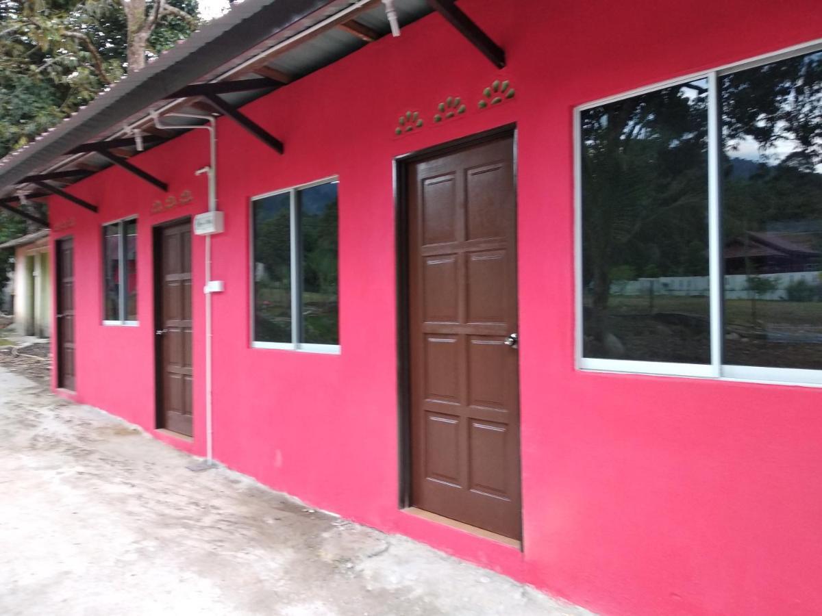 훌루 랑갓 Lopoh Waterfront Budget Chalets 빌라 외부 사진